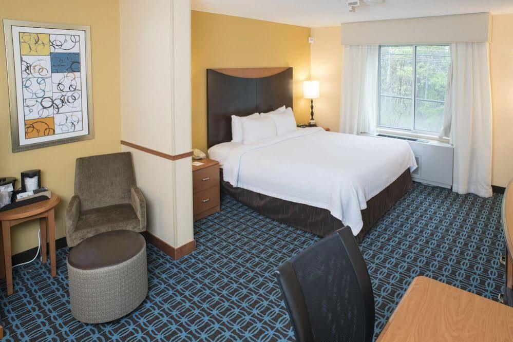 Fairfield Inn And Suites White River Junction Exterior photo