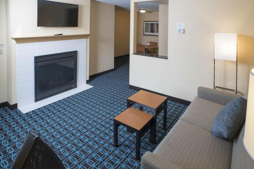 Fairfield Inn And Suites White River Junction Exterior photo